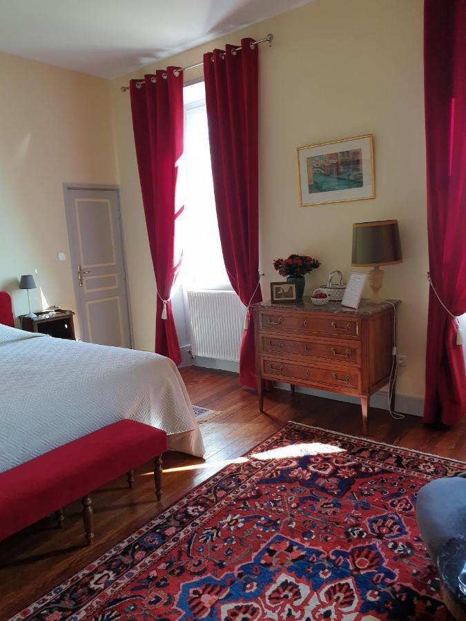 Château de Colombier Saint-Julien  Extérieur photo