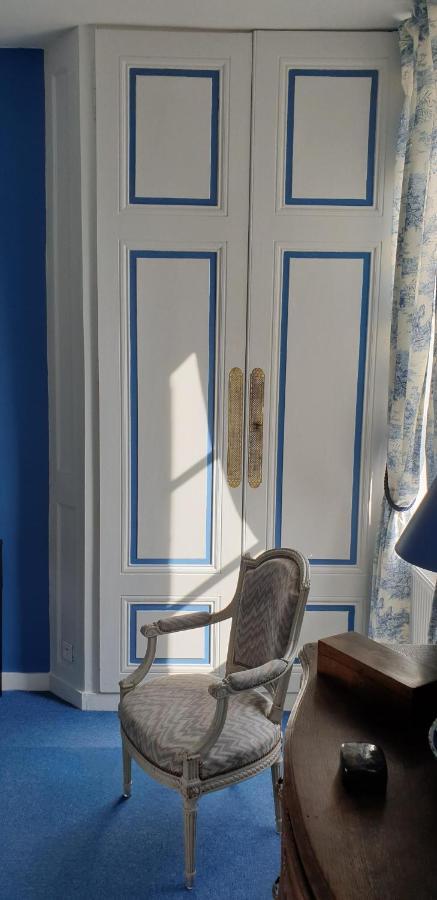 Château de Colombier Saint-Julien  Extérieur photo