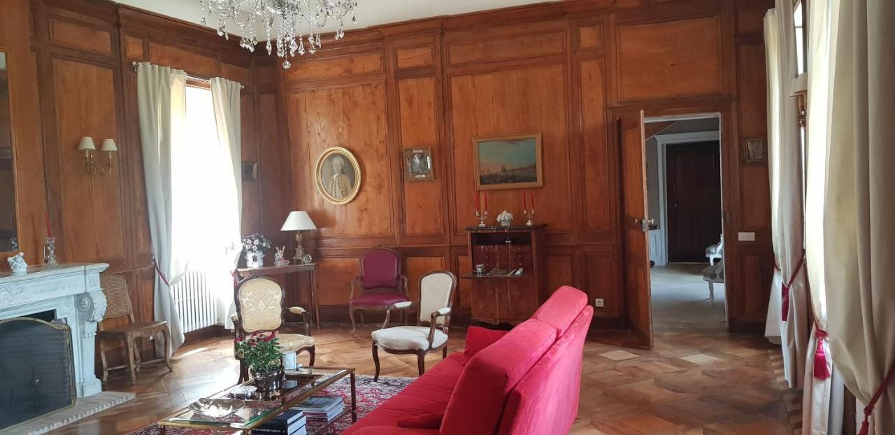 Château de Colombier Saint-Julien  Extérieur photo